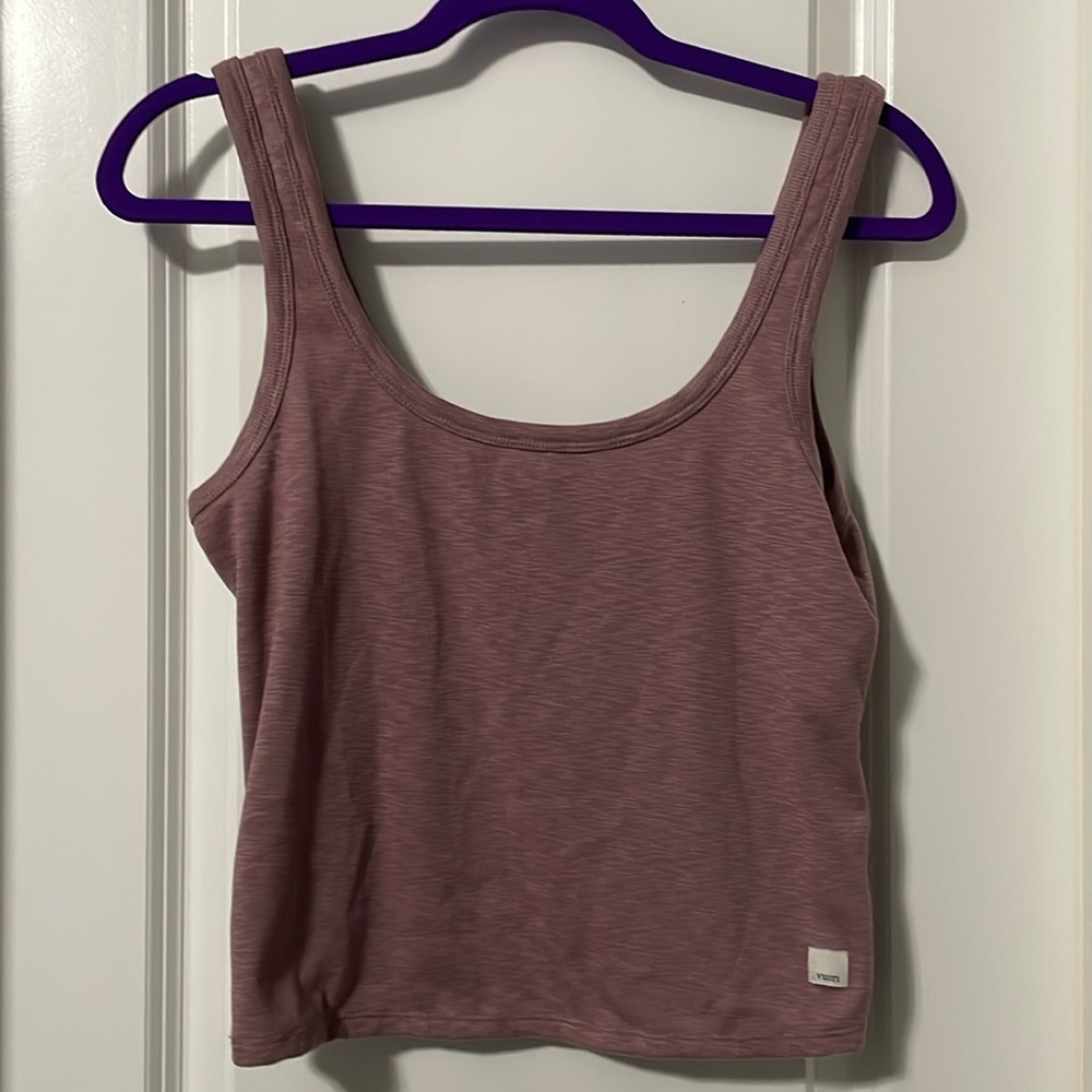 Vuori cropped pink tank top